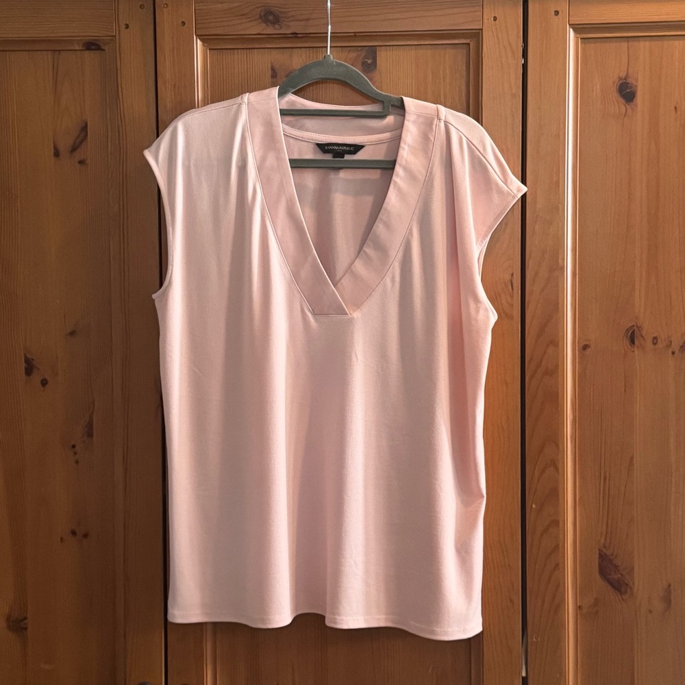 Banana Republic Blush Pink V-neck Crepe Satin Trim Blouse